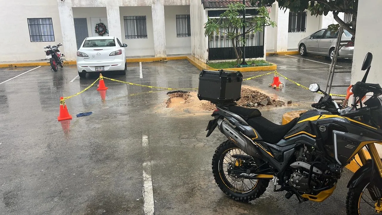 Área de trabajo delimitada durante la reparación de una fuga